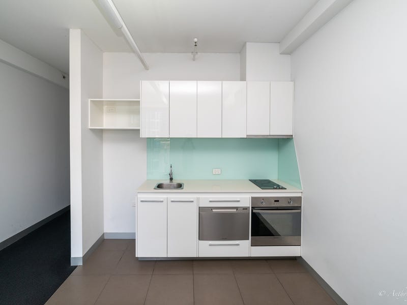 Docklands Waterfront 1-Bed Residence with 10