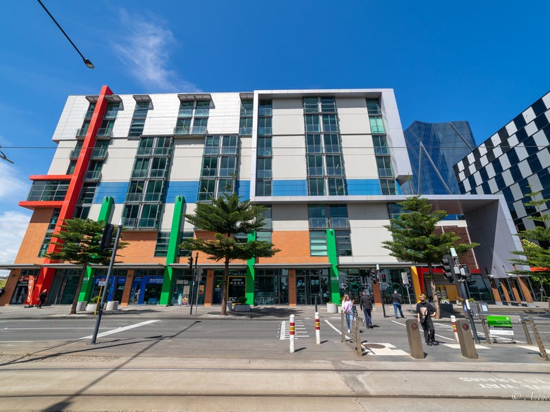 Docklands Waterfront 1-Bed Residence with 15