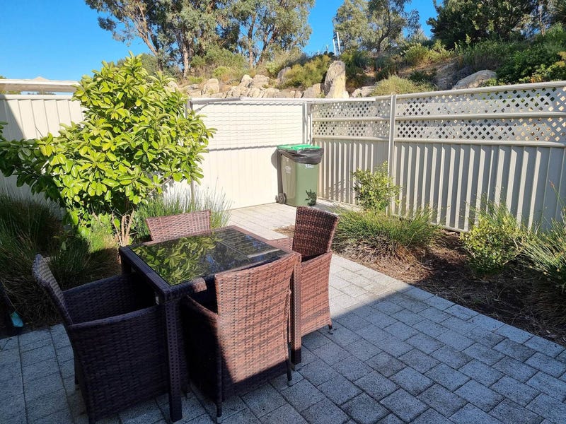 Low maintenance home ready for 8