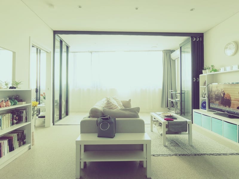 LARGE, CLEAN, BRIGHT and MODERN 2