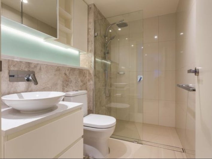 LARGE, CLEAN, BRIGHT and MODERN 11