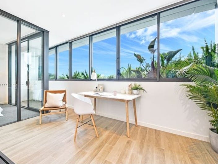 LARGE, CLEAN, BRIGHT and MODERN 12