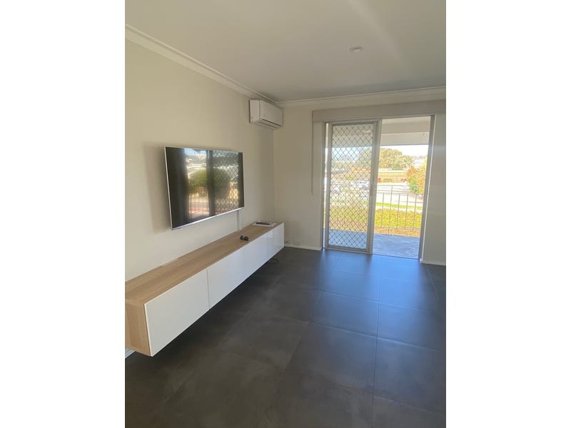APPLICATIONS Received! convenient location, close to beach, renovated unit