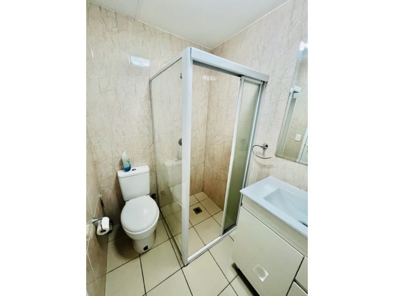 Apartment with Great Amenities Nearby 13