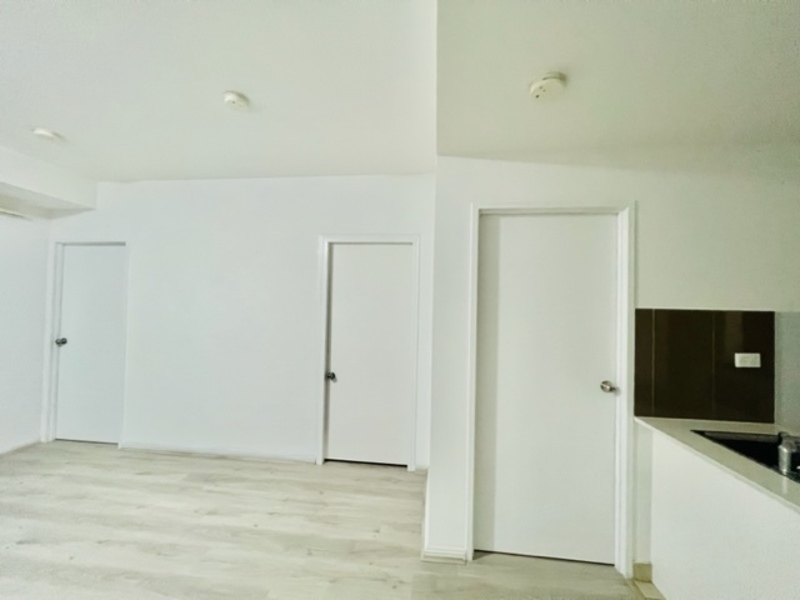 Apartment with Great Amenities Nearby 18