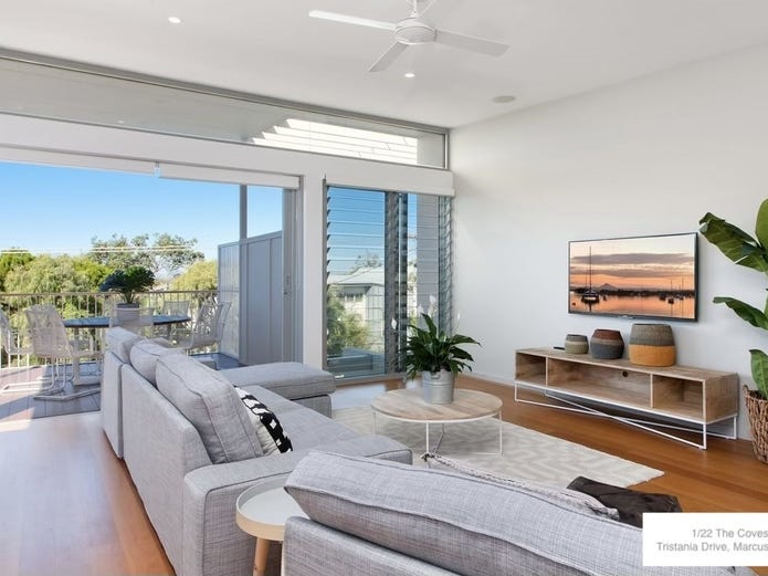 Stunning White & Timber Colour 2