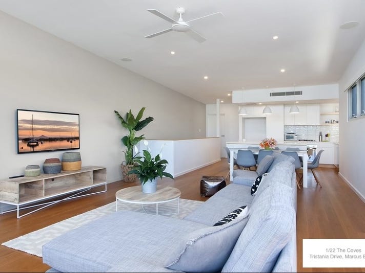 Stunning White & Timber Colour 3