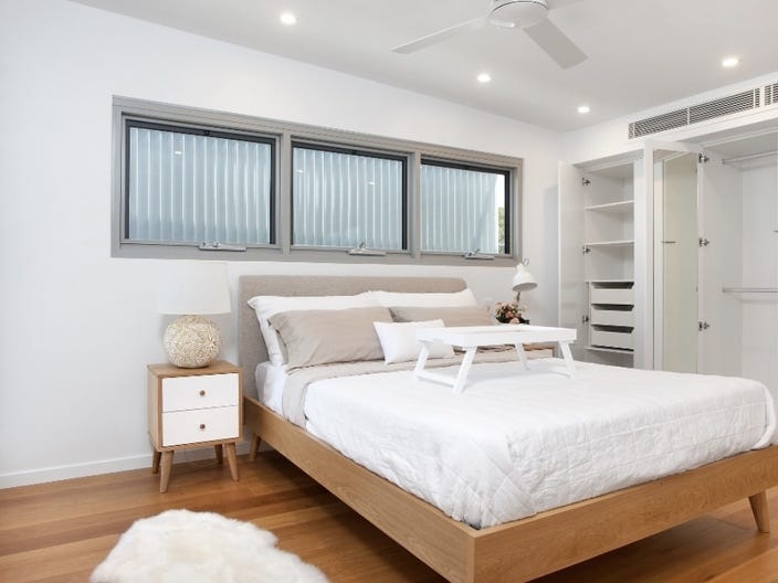 Stunning White & Timber Colour 6