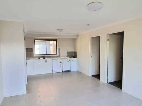 Near New, 2 bedroom, 2 3