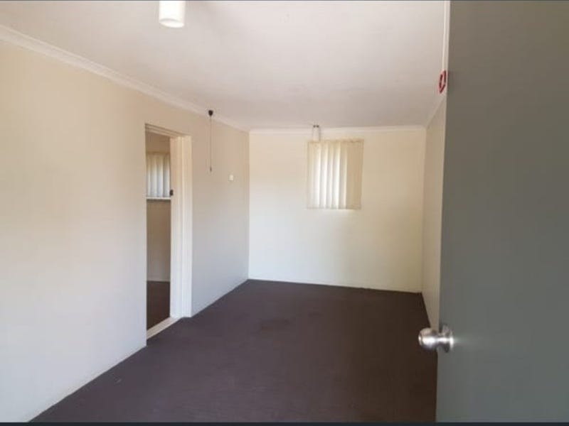 Neat Ground Floor Unit 4