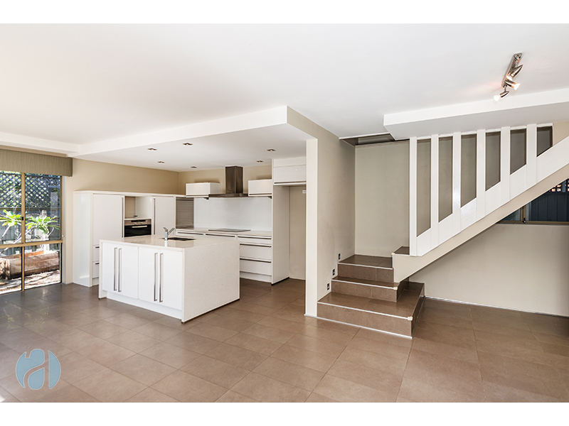 Peppermint Grove |Available March | 8