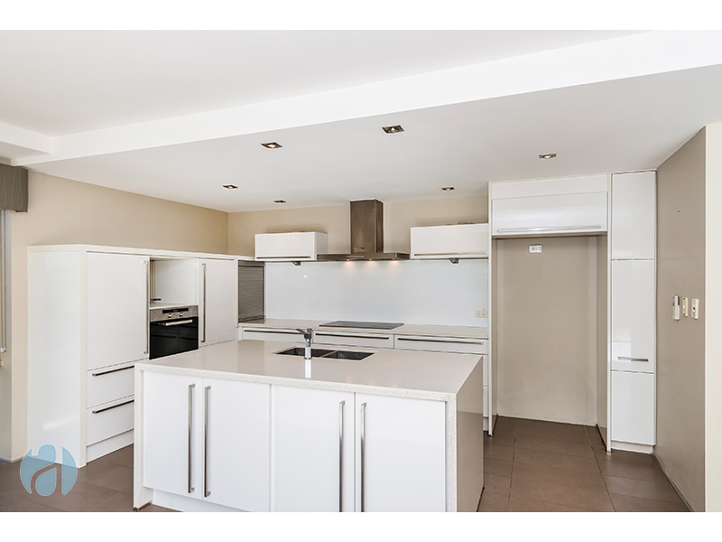 Peppermint Grove |Available March | 12