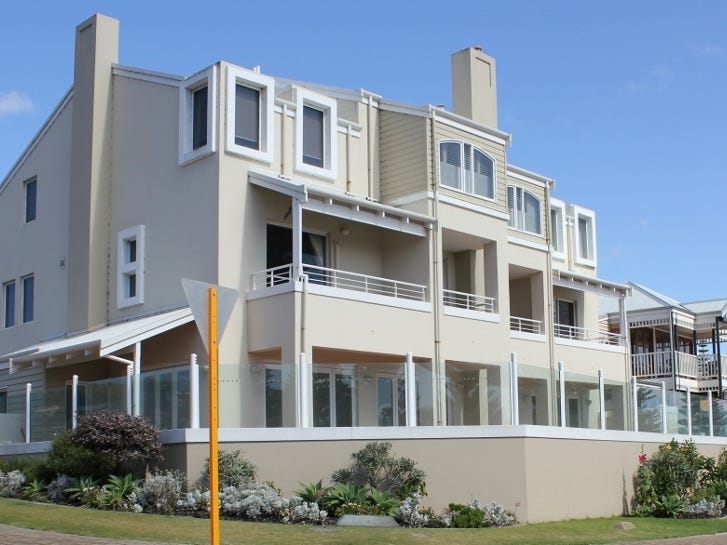 Absolute beachfront executive villa