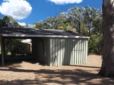 Private Home on 5 Acres! 4