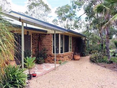 Private Home on 5 Acres! 7
