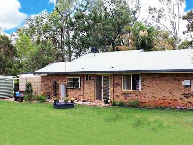 Private Home on 5 Acres! 9