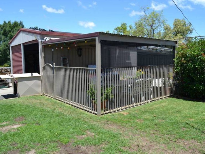 4 Bed Brick and Tile, 2