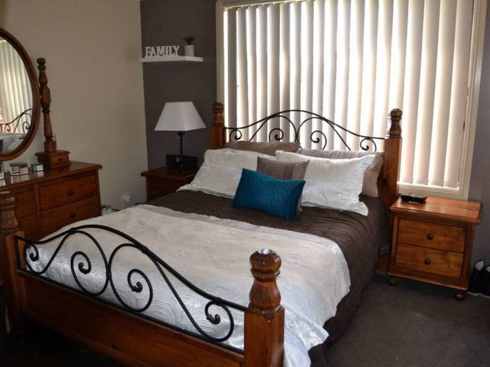 4 Bed Brick and Tile, 11