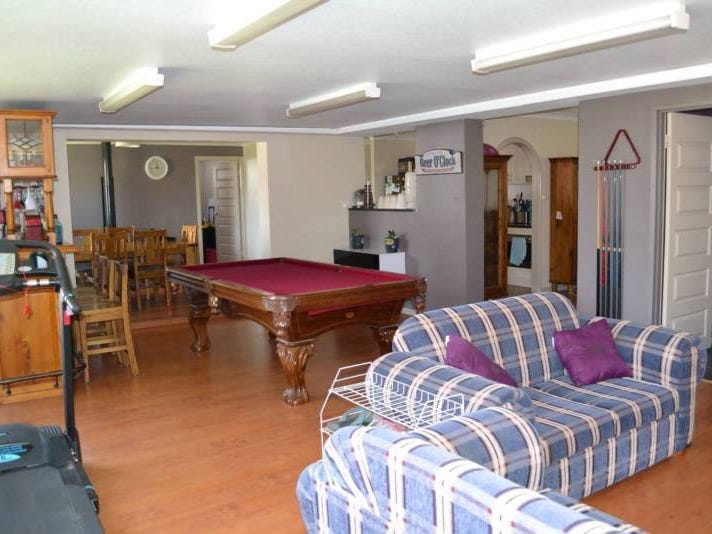 4 Bed Brick and Tile, 13