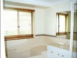 Ideally located for commuters to 4