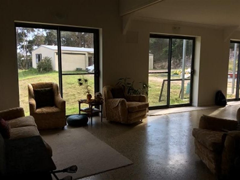 Quiet bush retreat 5