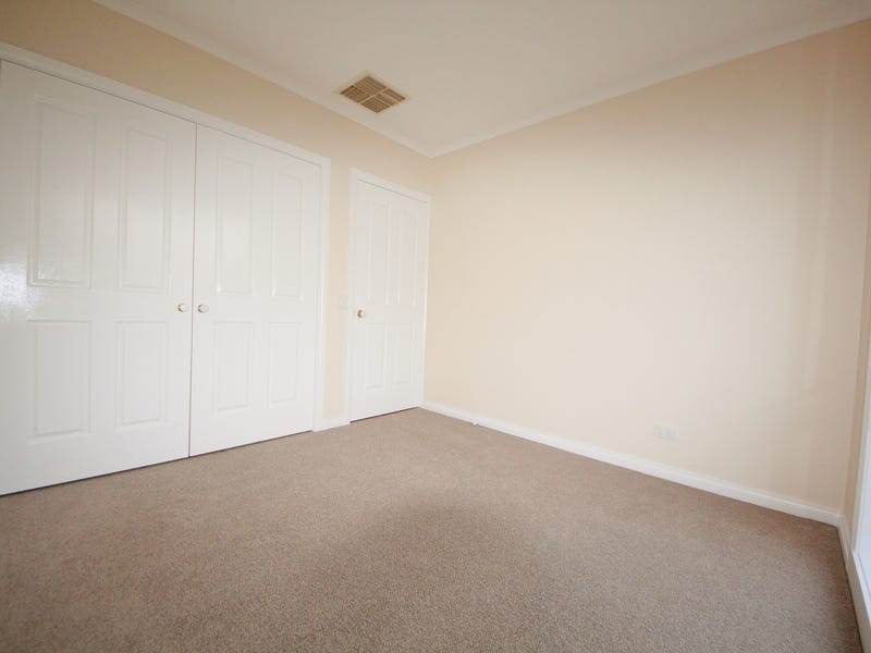 Beautifully presented home in quiet 9