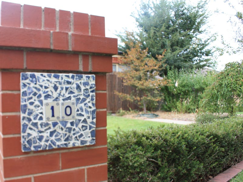 Beautifully presented home in quiet 18