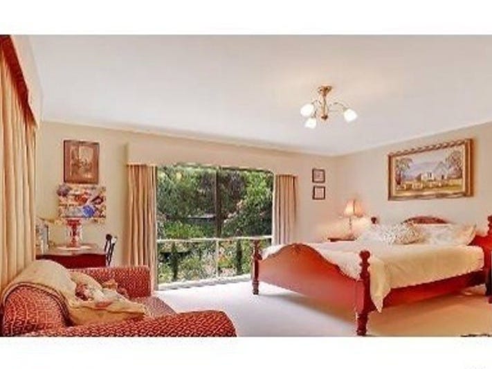 An Ideal Home – With 7