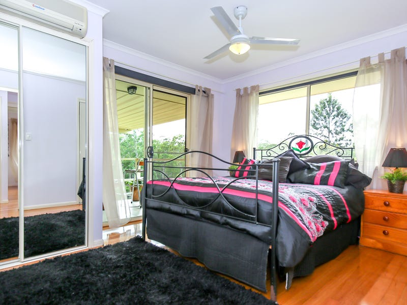 Beautifully maintained 4 bedroom brick 2
