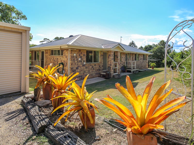 Beautifully maintained 4 bedroom brick 13