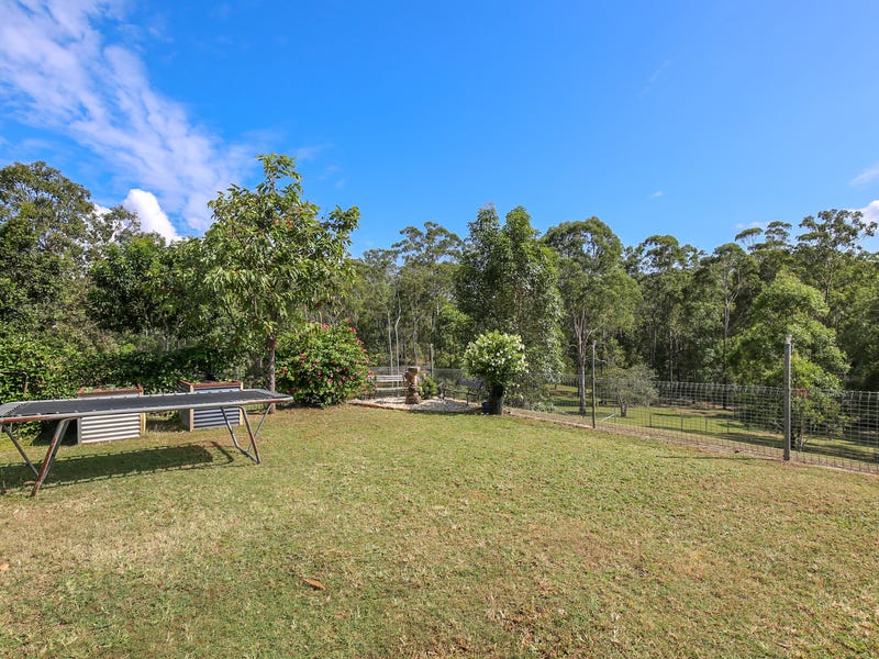 Beautifully maintained 4 bedroom brick 17