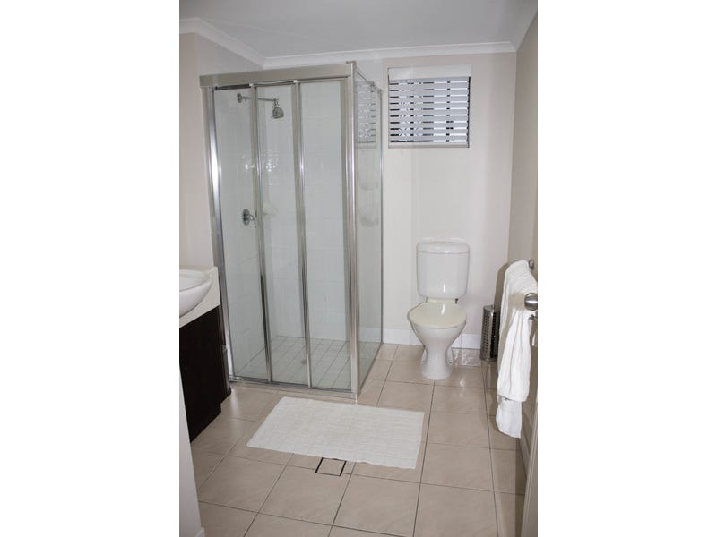 Spacious Modern Redlynch Unit 15