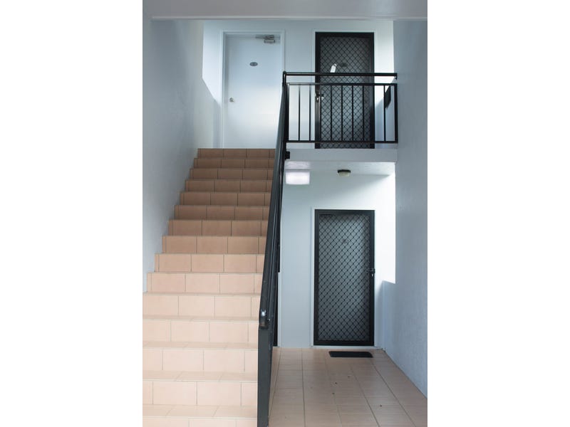 Spacious Modern Redlynch Unit 18