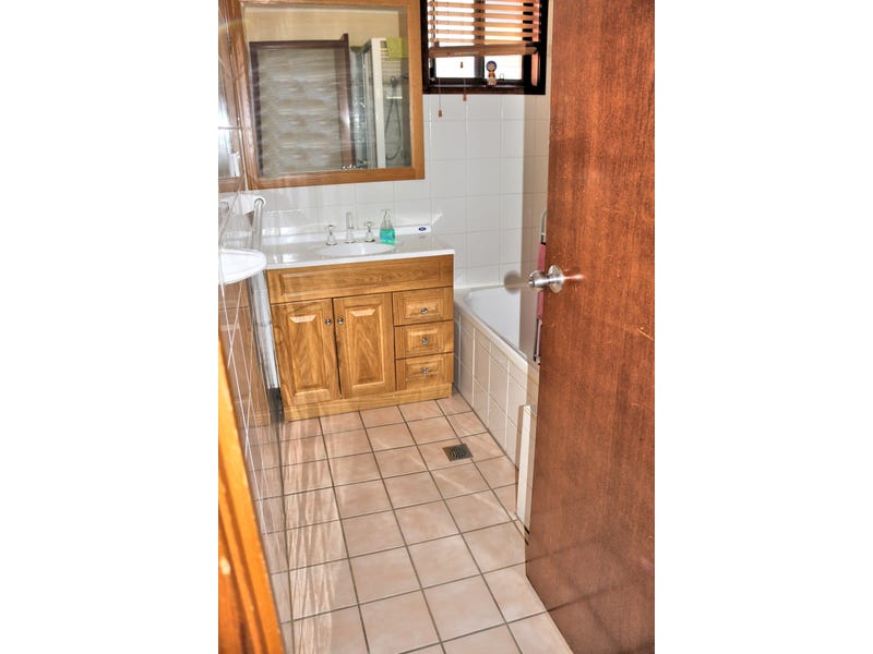 Owner motivated to sell! 13