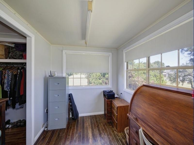 QUEENSLANDER ON ACREAGE RIGHT IN 7
