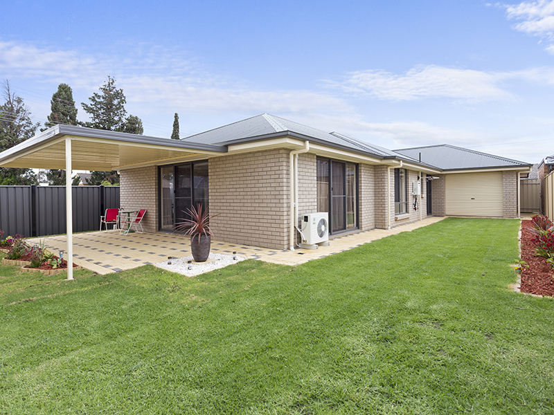 Brand new  family home 15