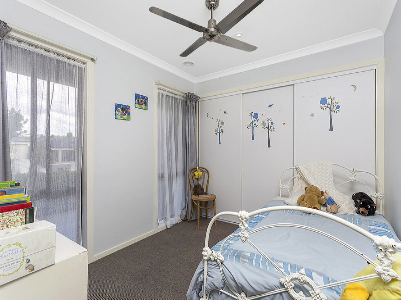 Beautiful 4 Bedroom Home 8
