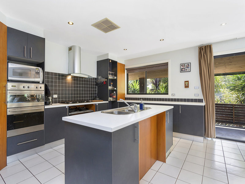 Beautiful 4 Bedroom Home 11