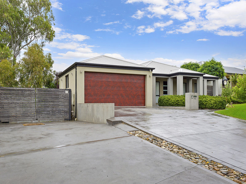 Beautiful 4 Bedroom Home 17