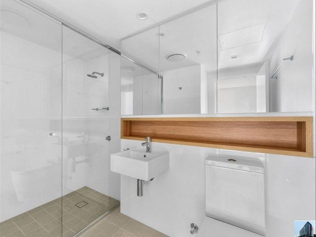 Great Location!  $499,000! 5