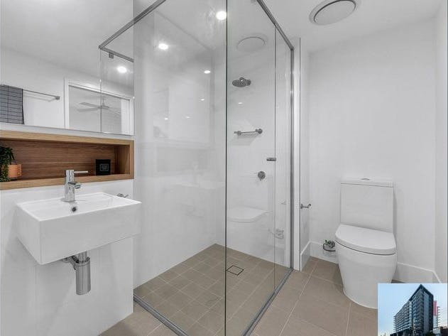 Great Location!  $499,000! 7
