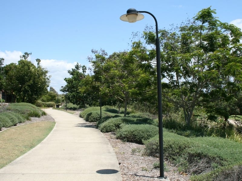 House Backing Parkland – 4 12