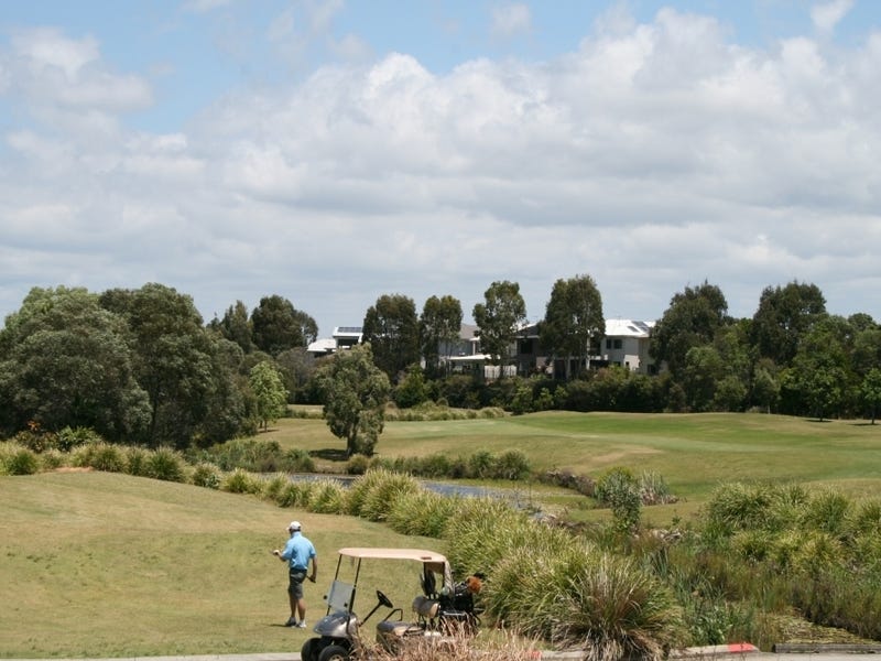 House Backing Parkland – 4 14
