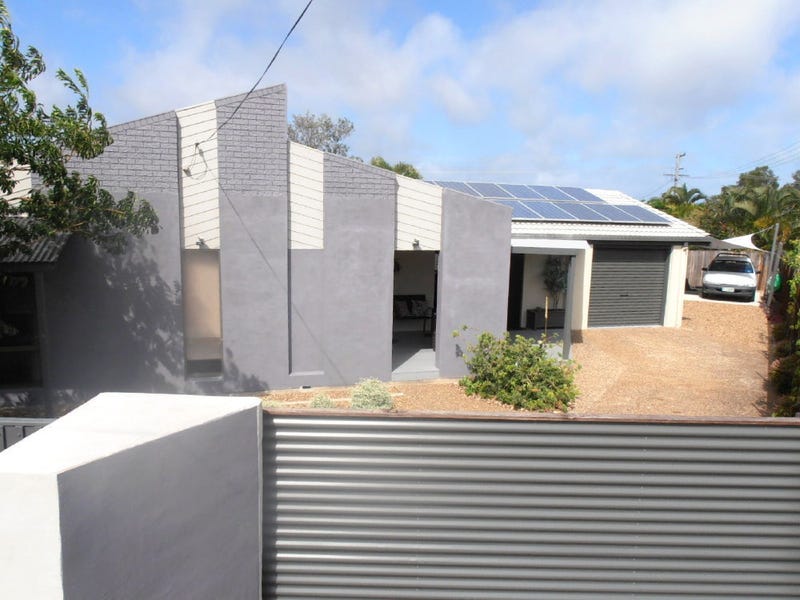 UPDATED OPEN PLAN + POOL 5