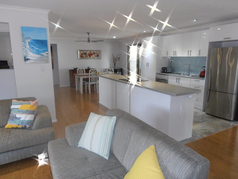 UPDATED OPEN PLAN + POOL 8