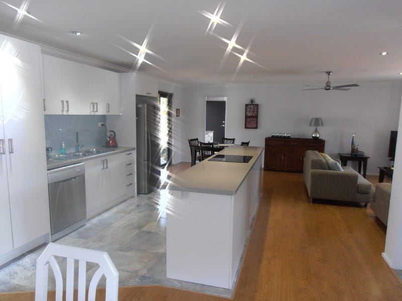 UPDATED OPEN PLAN + POOL 11
