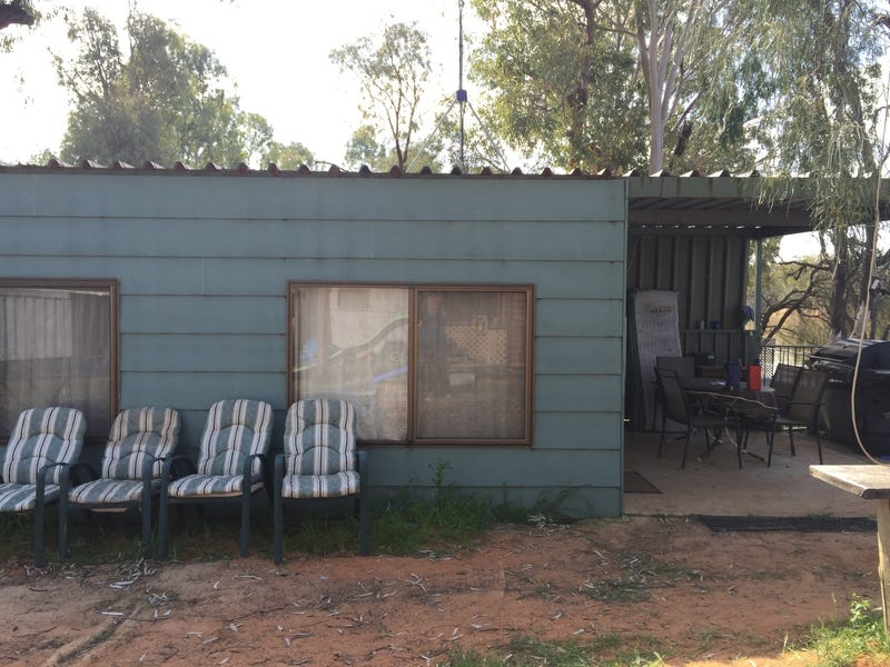 Riverfront Family Getaway *PRICE REDUCED 4
