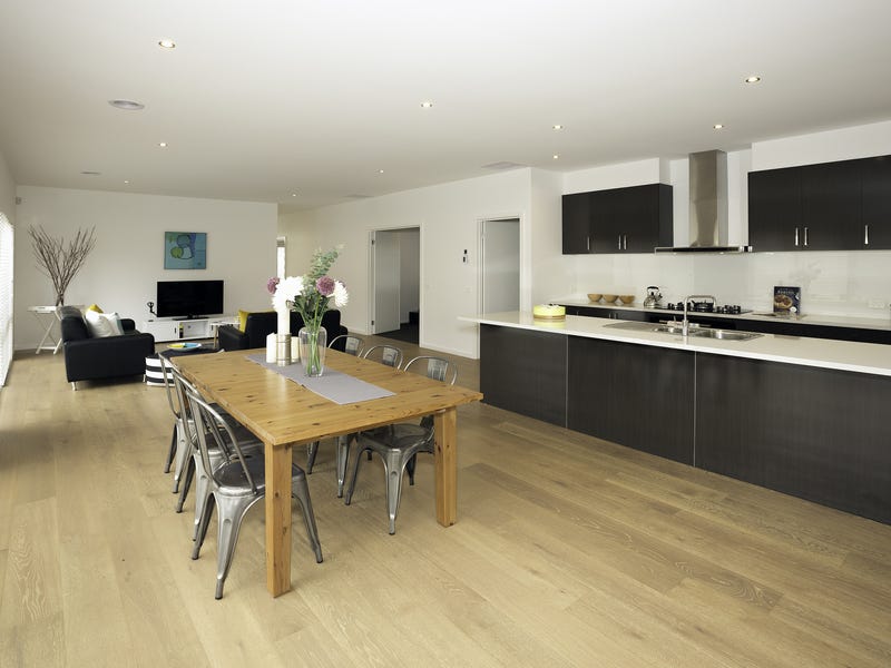 Beautiful, Modern Family Home on Large Lot