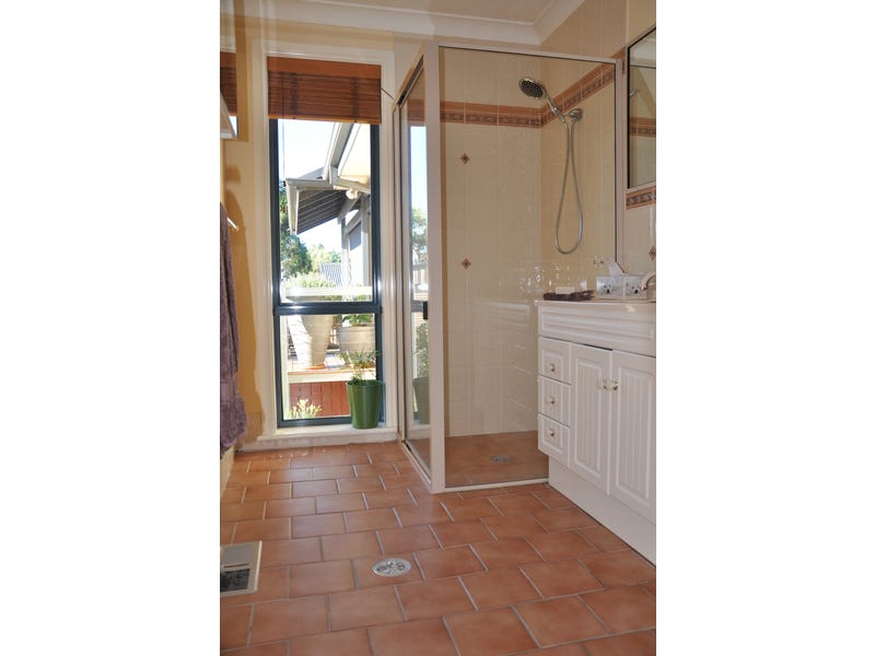 Fantastic yard plus self-contained studio/mancave 9
