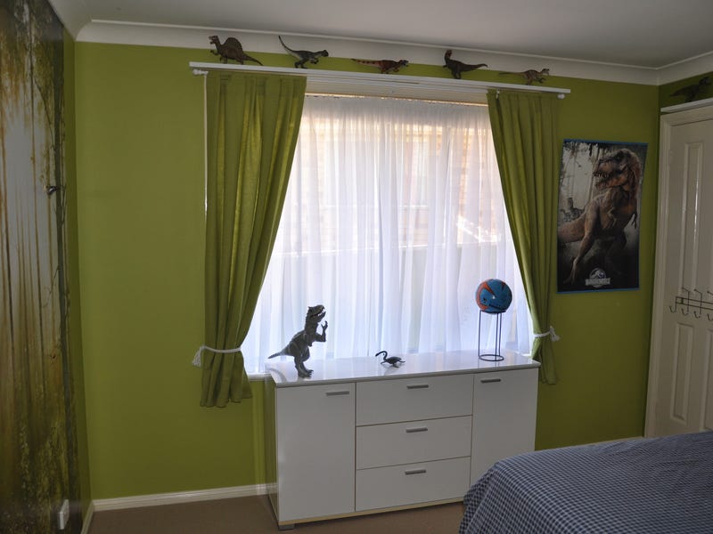 Fantastic yard plus self-contained studio/mancave 18